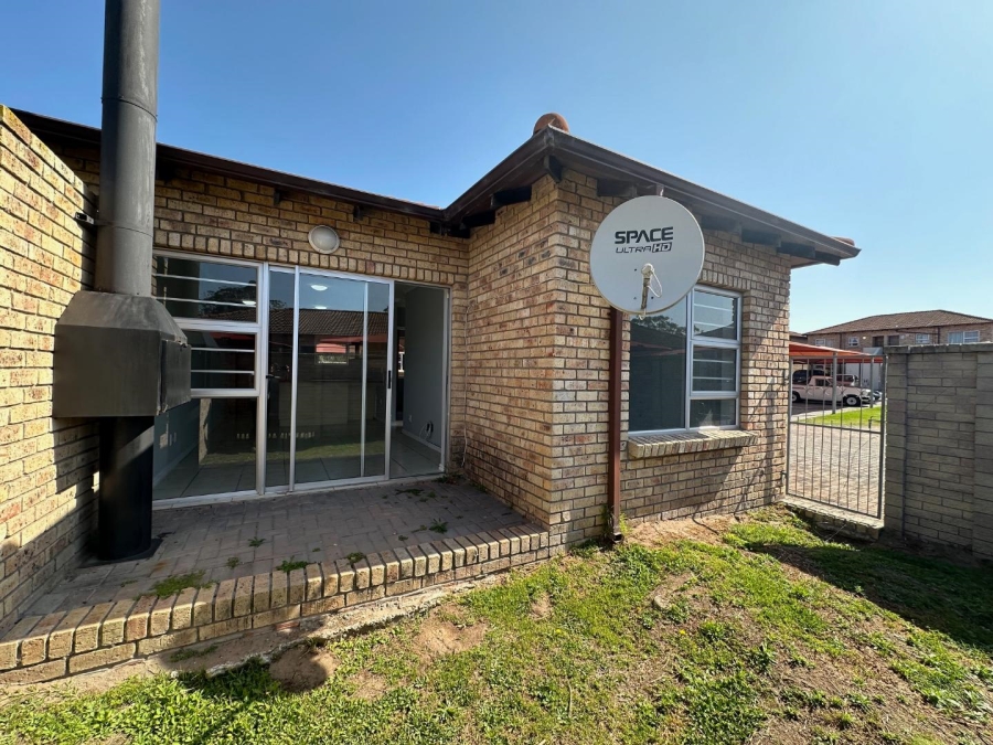 To Let 2 Bedroom Property for Rent in Walmer Heights Eastern Cape